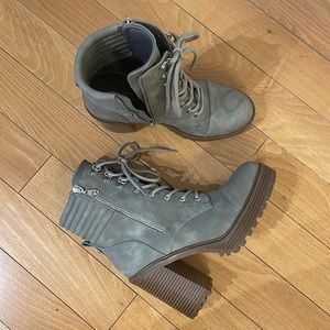 GBG Los Angeles heeled booties